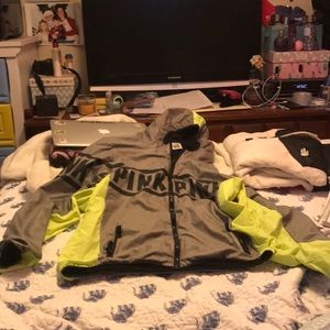 Wind breaker